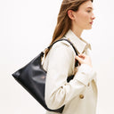 Tommy Hilfiger Essential - Schultertasche 35 cm (black) - Ansicht 5