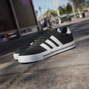 adidas Daily 4.0 - Schuh Men (core black/ftwr white/ftwr white, 42 2/3) - Markenkoffer