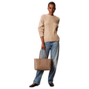 Calvin Klein Quilted Emblem - Shopper 37 cm (desert taupe) - Ansicht 5
