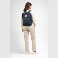 KI-generierte Darstellung – Fjällräven Kånken Laptop 17" - Rucksack 42 cm (navy)