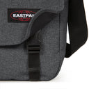 Eastpak Delegate + - Schultertasche 17" 38.5 cm (black denim) - Markenkoffer