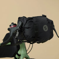 Fjällräven Hoja Handlebar Rolltop - Lenkertasche 23 cm (schwarz) - Ansicht 2