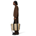 Rains Tote Bag Mini - Shopper 36 cm (sand) - Ansicht 4