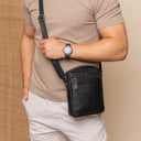 The Chesterfield Brand Laveno - Umhängetasche 22 cm (schwarz) - Markenkoffer