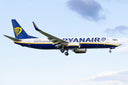 Ryanair Boeing 737-800 im Landeanflug auf Hamburg – Ryanair Aufgabegepäck 2026: Maße, Kosten und Übergepäck