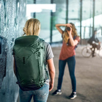 Getragen – Thule Landmark 40 - Reiserucksack 55 cm (hazy green)
