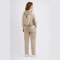 KI-generierte Darstellung – Deuter AC Lite 22 SL - Women's Wanderrucksack 56 cm (alu-greystone)