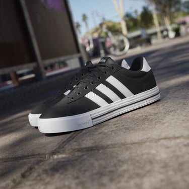 adidas Daily 4.0 - Schuh Men (core black/ftwr white/ftwr white, 44 2/3) - Markenkoffer