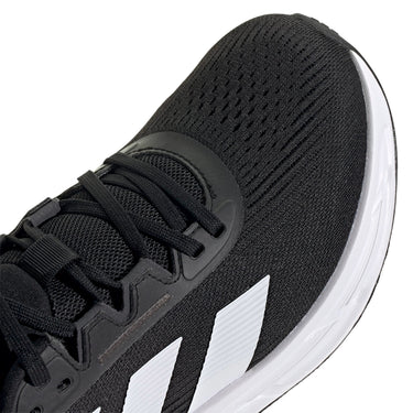 adidas Questar 3 M - Laufschuh (carbon black/ftw white/carbon, 45 1/3) - Markenkoffer