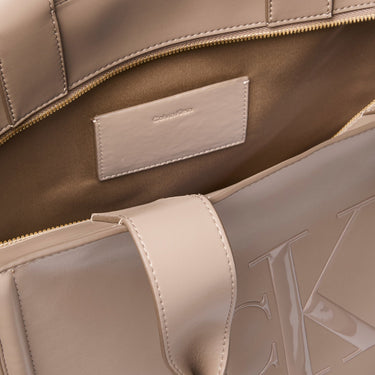 Calvin Klein Bold Medium - Shopper 48 cm (desert taupe) - Markenkoffer