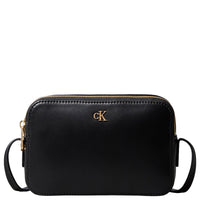 Calvin Klein Hardware Camera Bag - Umhängetasche (black/antique light gold) - Markenkoffer