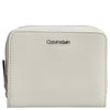 Calvin Klein Must - Geldbörse M (chalk)