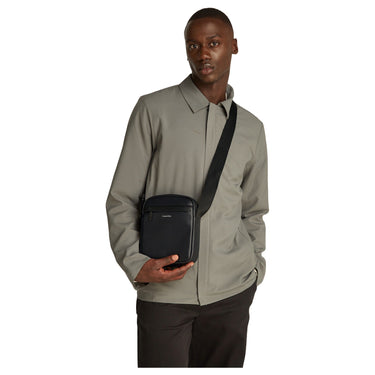 Calvin Klein Must - Umhängetasche S 20 cm (ck black) - Markenkoffer