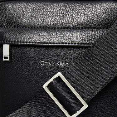 Calvin Klein Raised - Umhängetasche (black) - Markenkoffer