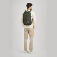 KI-generierte Darstellung – Fjällräven Skule 28 - Rucksack 15" 50 cm (deep forest)