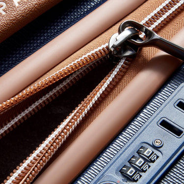 Delsey Paris Chatelet Air 2.0 - 4 - Rollen - Trolley 66 cm (marineblau) - Markenkoffer