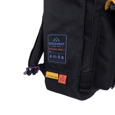 Doughnut Macaroon Happy Camper 16 - Rucksack 38 cm (black) - Markenkoffer