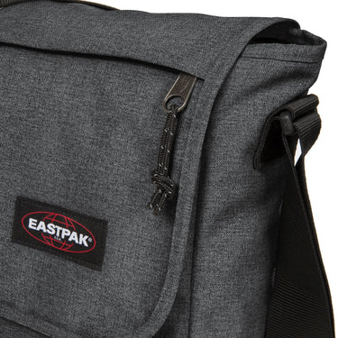 Eastpak Delegate + - Schultertasche 17" 38.5 cm (black denim) - Markenkoffer