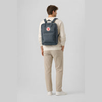 KI-generierte Darstellung – Fjällräven Kånken Laptop 17" - Rucksack 42 cm (graphite)