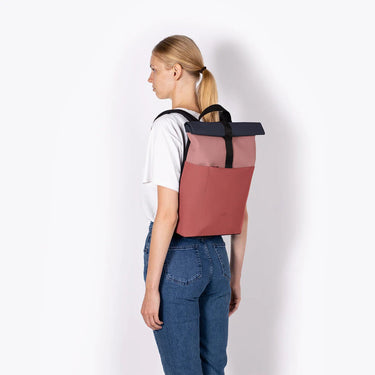 Ucon Acrobatics Hajo Mini Lotus Rolltop - Rucksack 16'' 42 cm (dark rose / hibiscus) - Markenkoffer