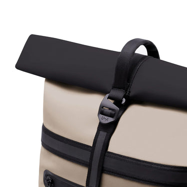 Ucon Acrobatics Niklas Aloe Rolltop - Rucksack 16'' 49 cm (sand - black) - Markenkoffer