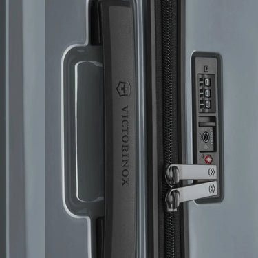 Victorinox Airox - 4 - Rollen - Trolley M 69 cm (silver) - Markenkoffer